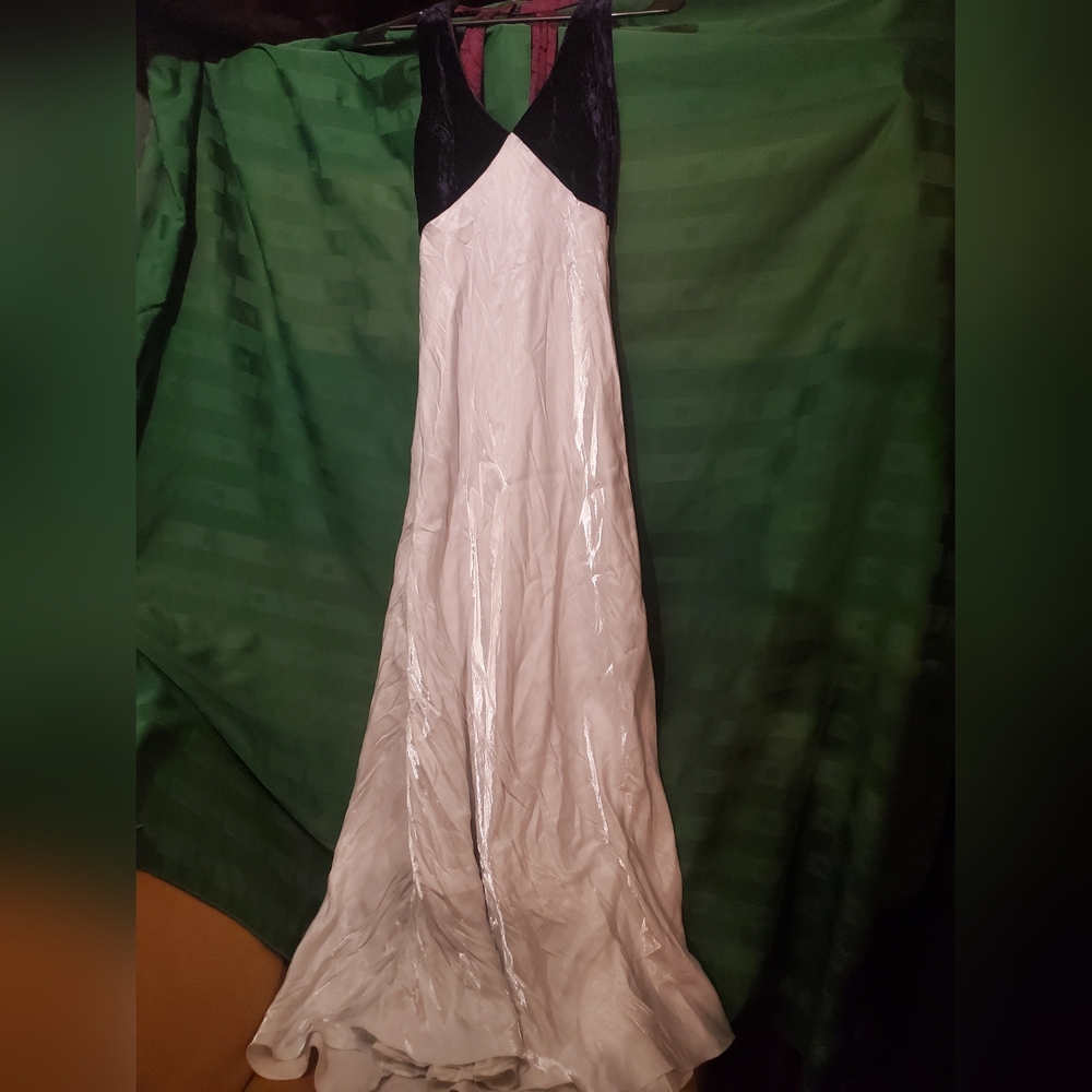Purple Rose White V Neck Full Length Dress